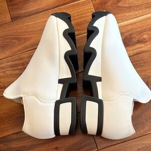 iRi Low Top Neoprene Slip On